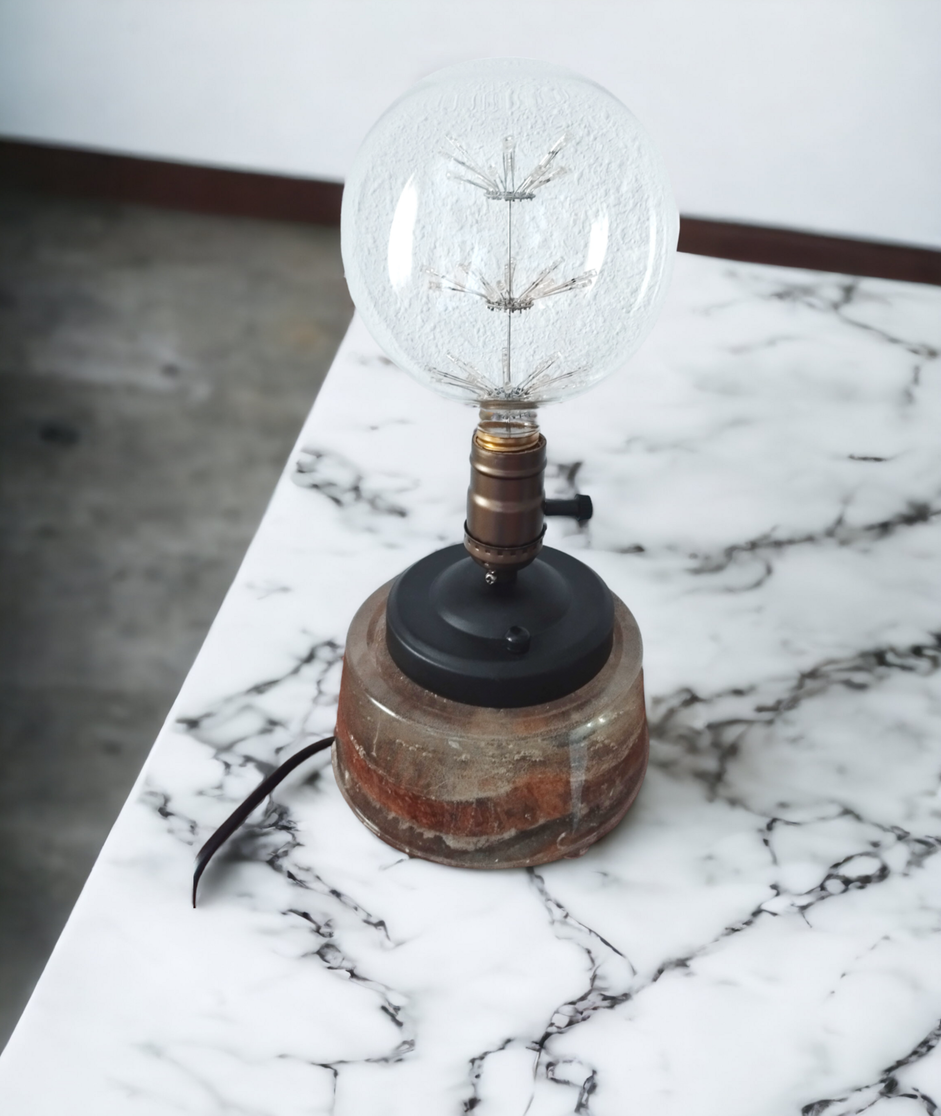 Lámpara Retro de Resina Epoxi y Madera de Olivo - 7