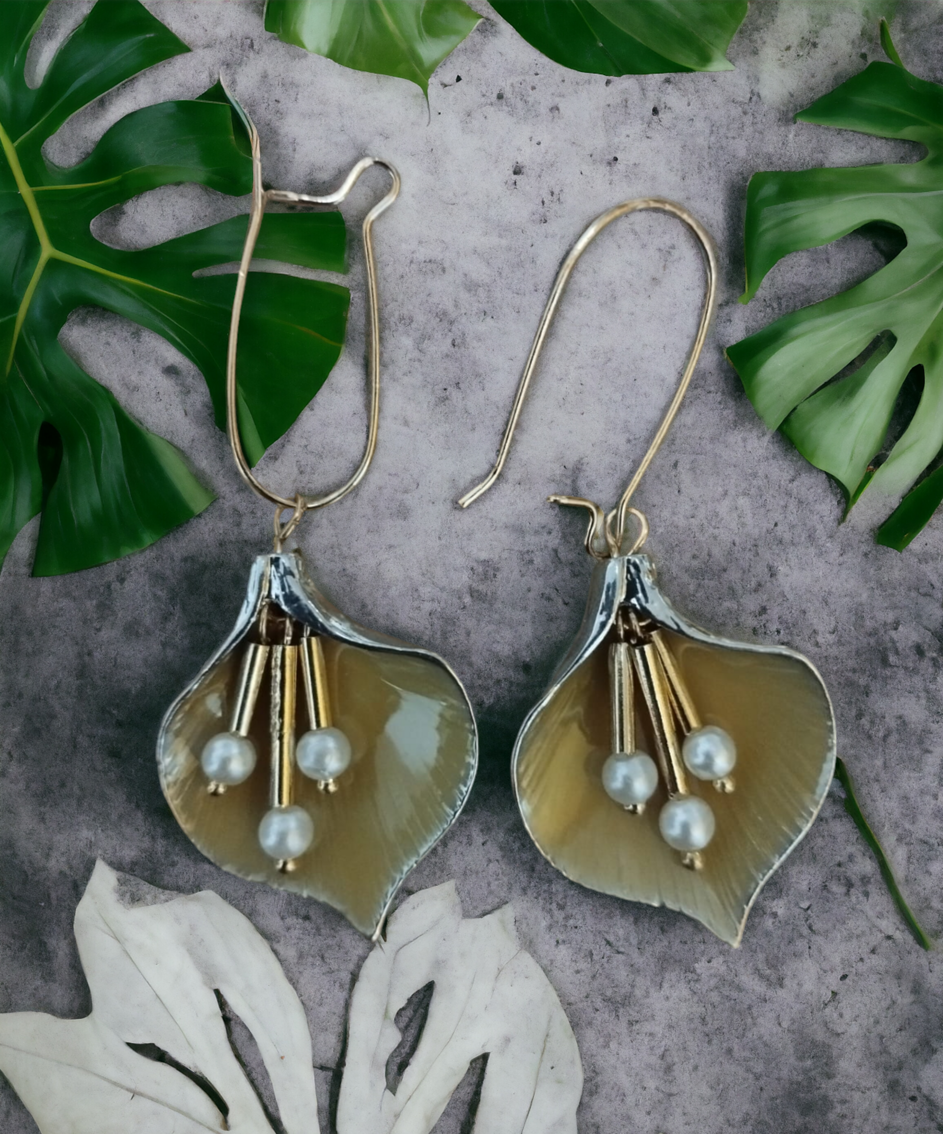 Pendientes con Forma de Hoja y Pétalos de Perla Irregular: Naturaleza Elegante - 4