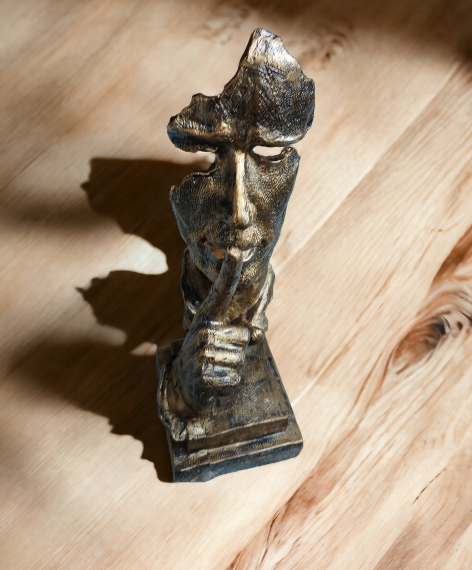 Escultura en Resina Epoxi Imitación Bronce: Mitad de Rostro en Gesto de Silencio - 2
