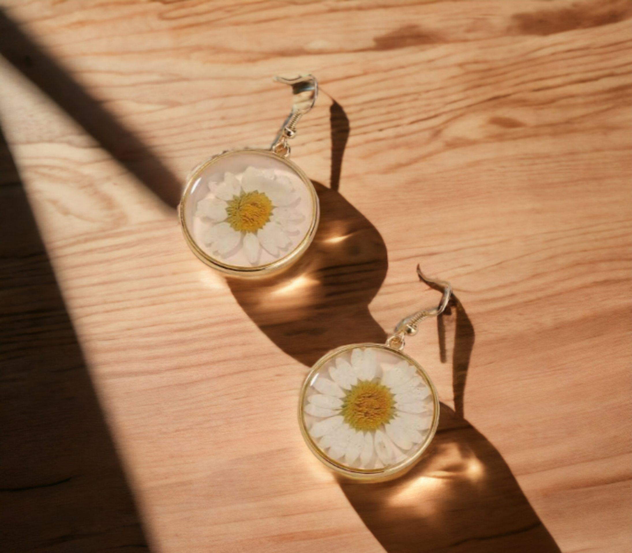 Pendientes colgantes de resina epoxi de margaritas prensadas - 7