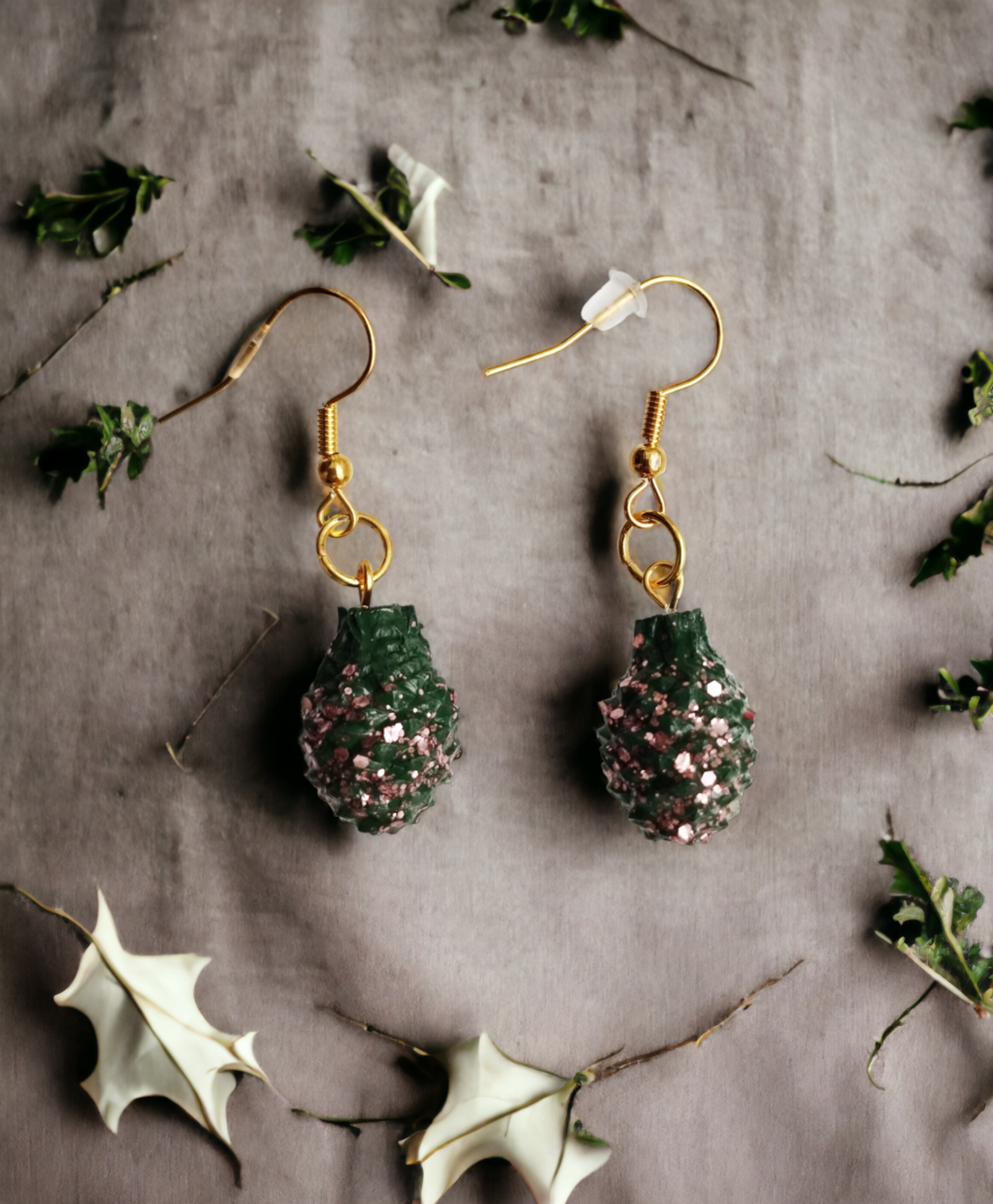 Pendientes de Piñas Naturales con Resina Epoxi y Purpurina tono Bronce (VENDIDO) - 8