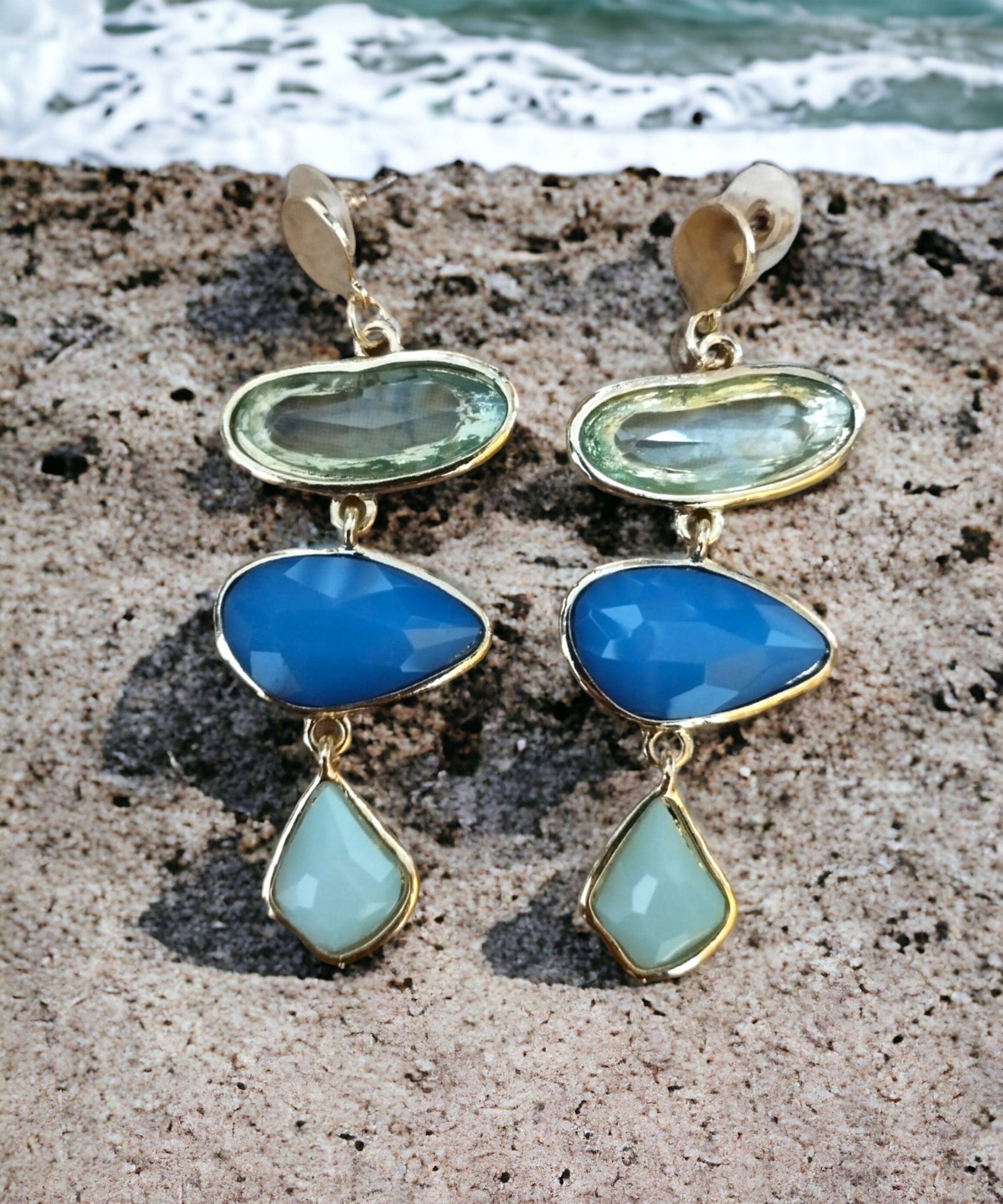 Pendientes Colgantes con Tres Piedras en Resina Epoxi: Tríada de Elegancia - 6