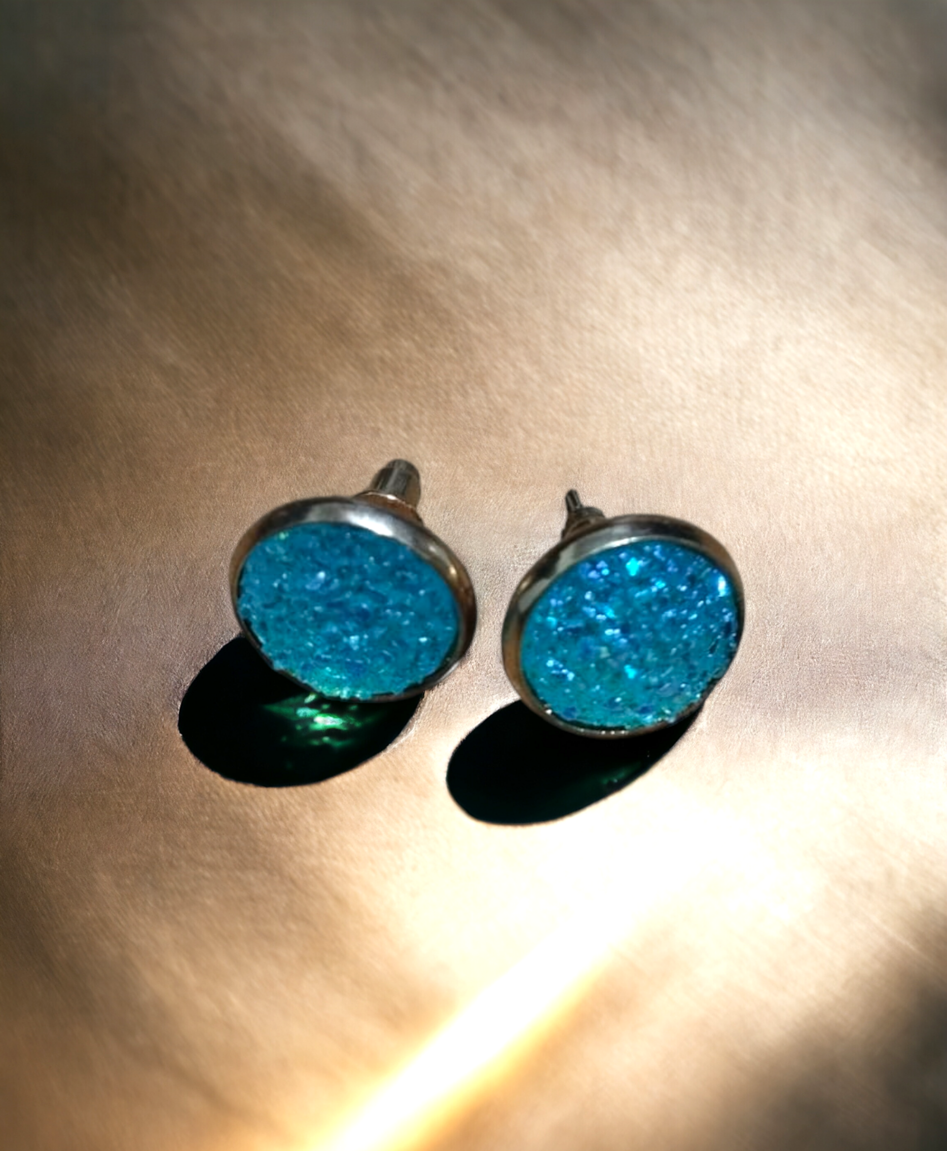 Pendientes Redondos de Clic con Azul Cielo Brillante: Elegancia (VENDIDOS) - 3