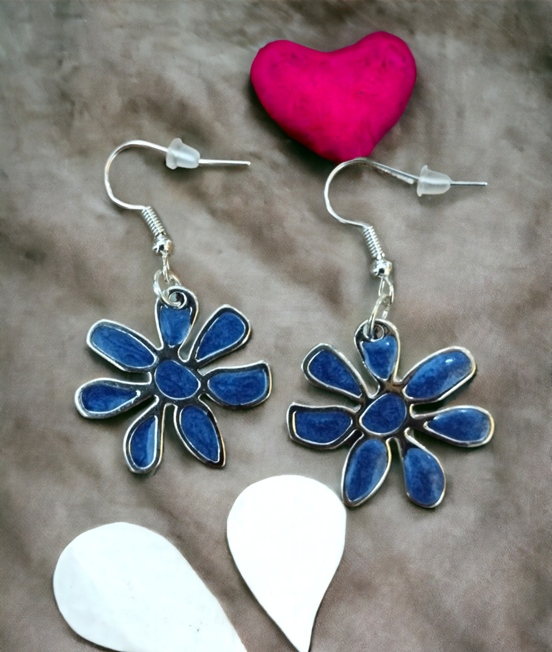Pendientes Flor Mediana Azul Marino Nacarado: Sofisticación Oceánica - 9