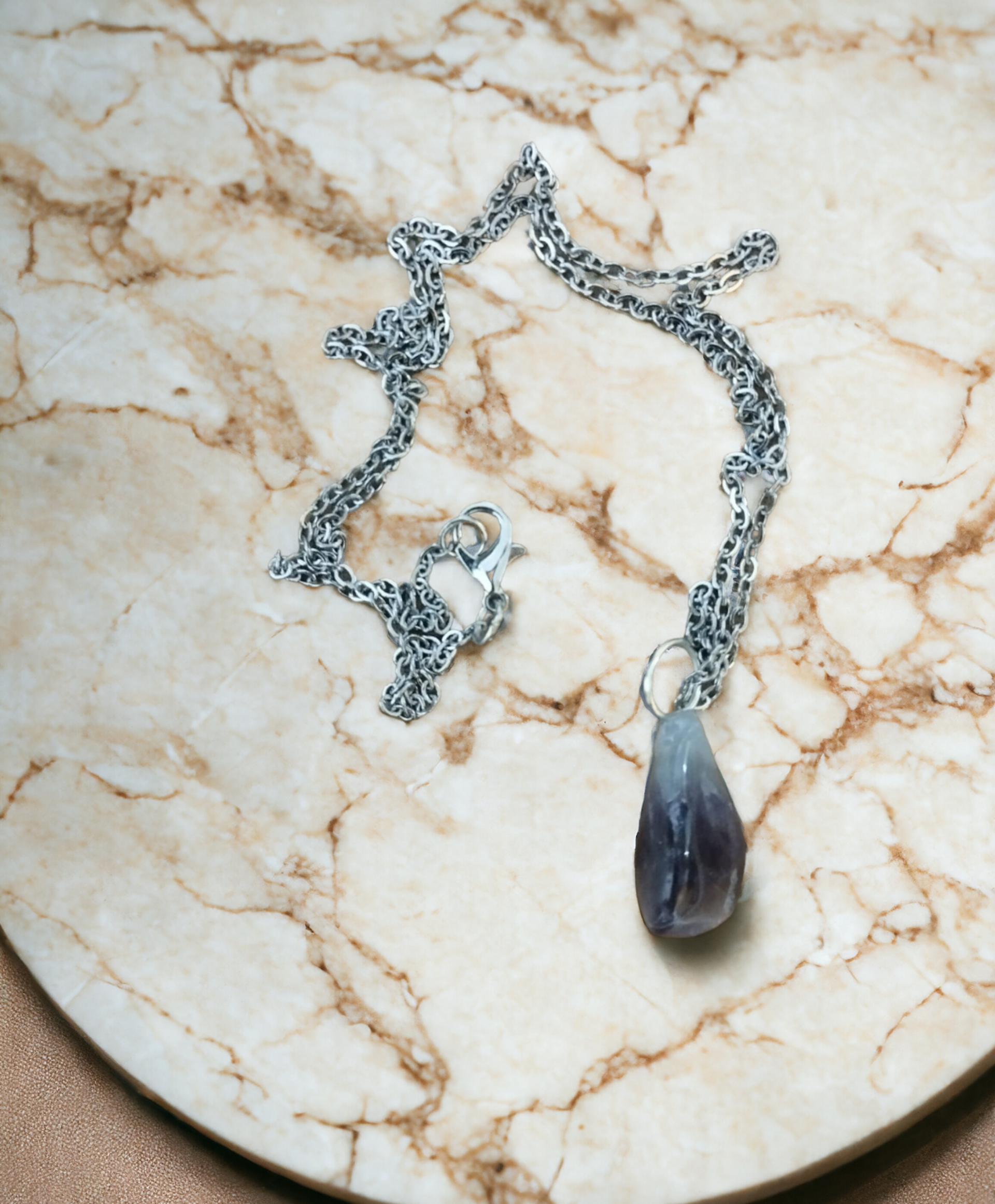 Colgante Alargado de Amatista: Elegancia en Formas Naturales - 5