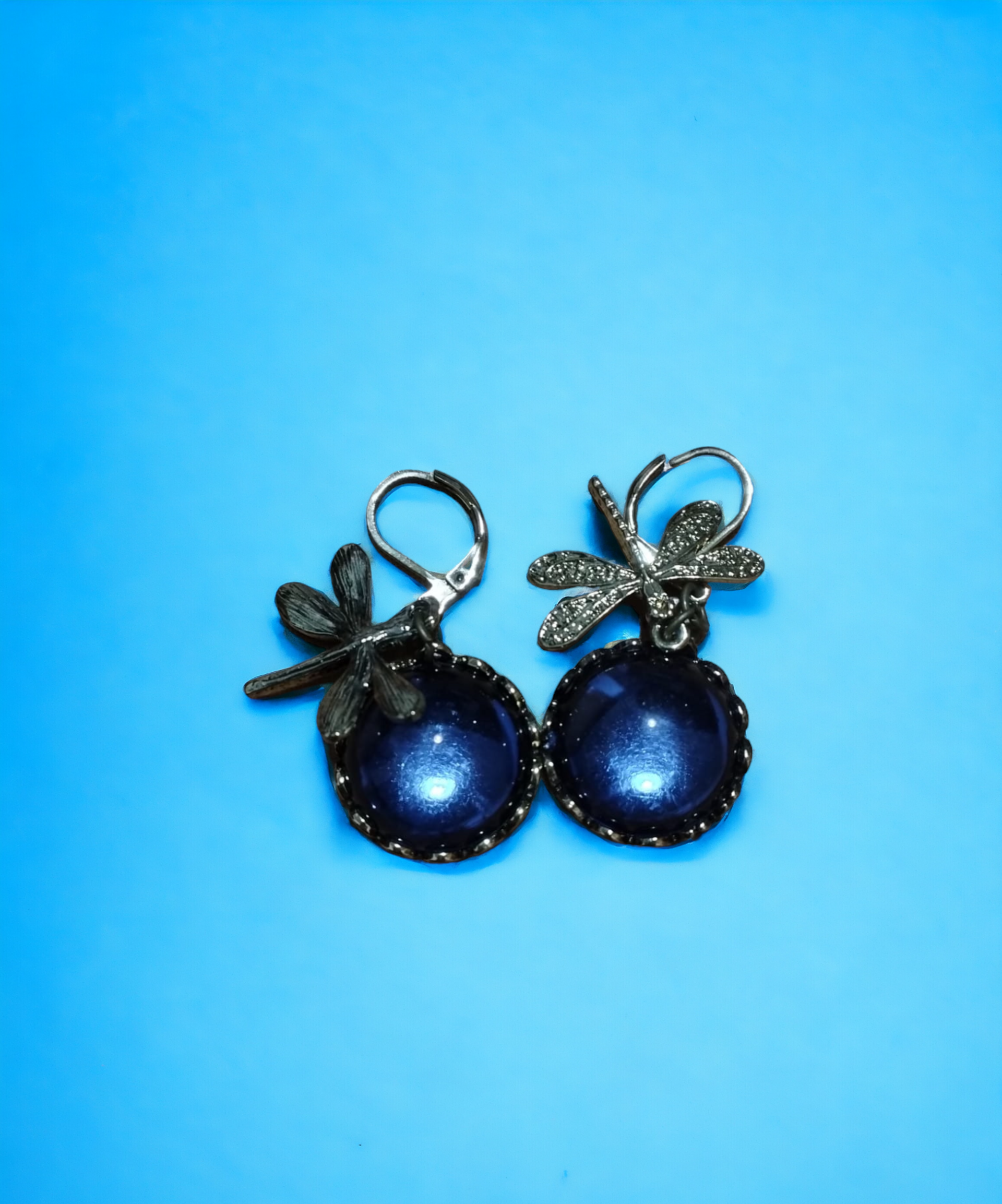 Pendientes con Gota Azul Brillante y Adornos de Libélulas: Elegancia Aérea - 7