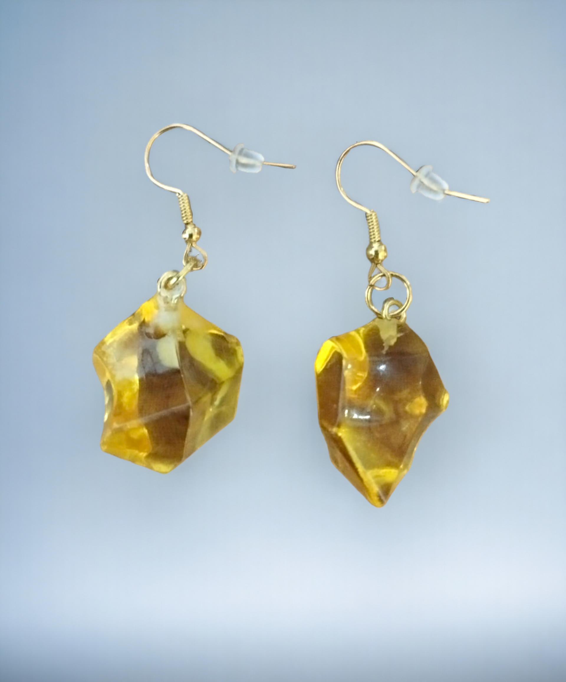 Pendientes Abstractos de Resina Epoxi en Amarillo: Vibrante Originalidad - 5