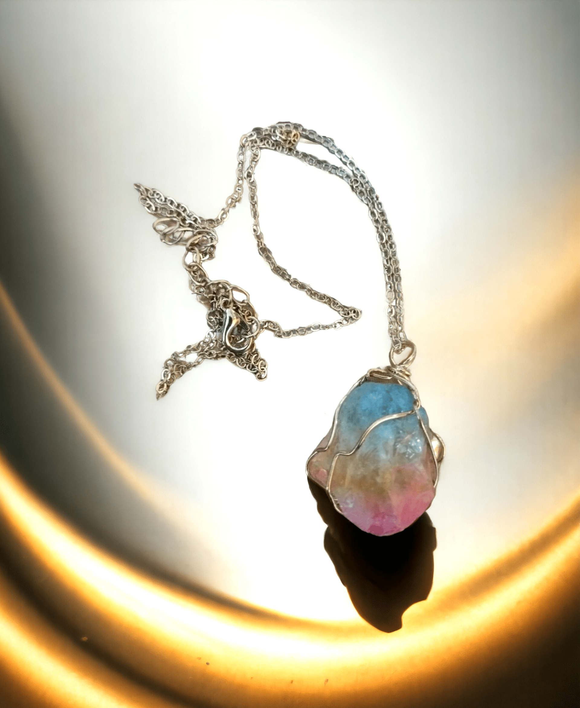Colgante Piedra de Resina Multicolor: Vibrante Elegancia en Cada Tono - 3