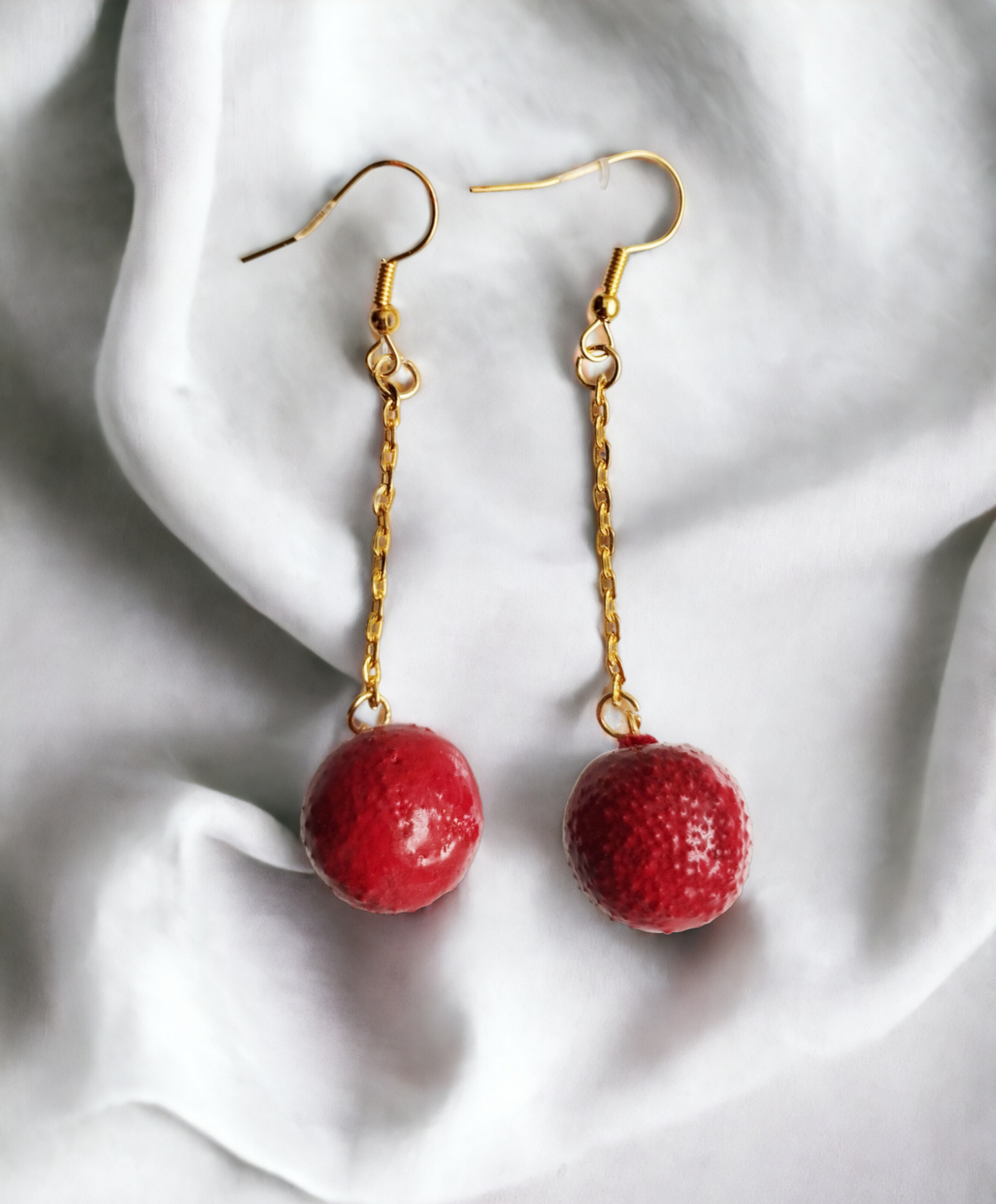 Pendientes de Madroños Bañados en Resina Epoxi: Elegancia Natural - 4