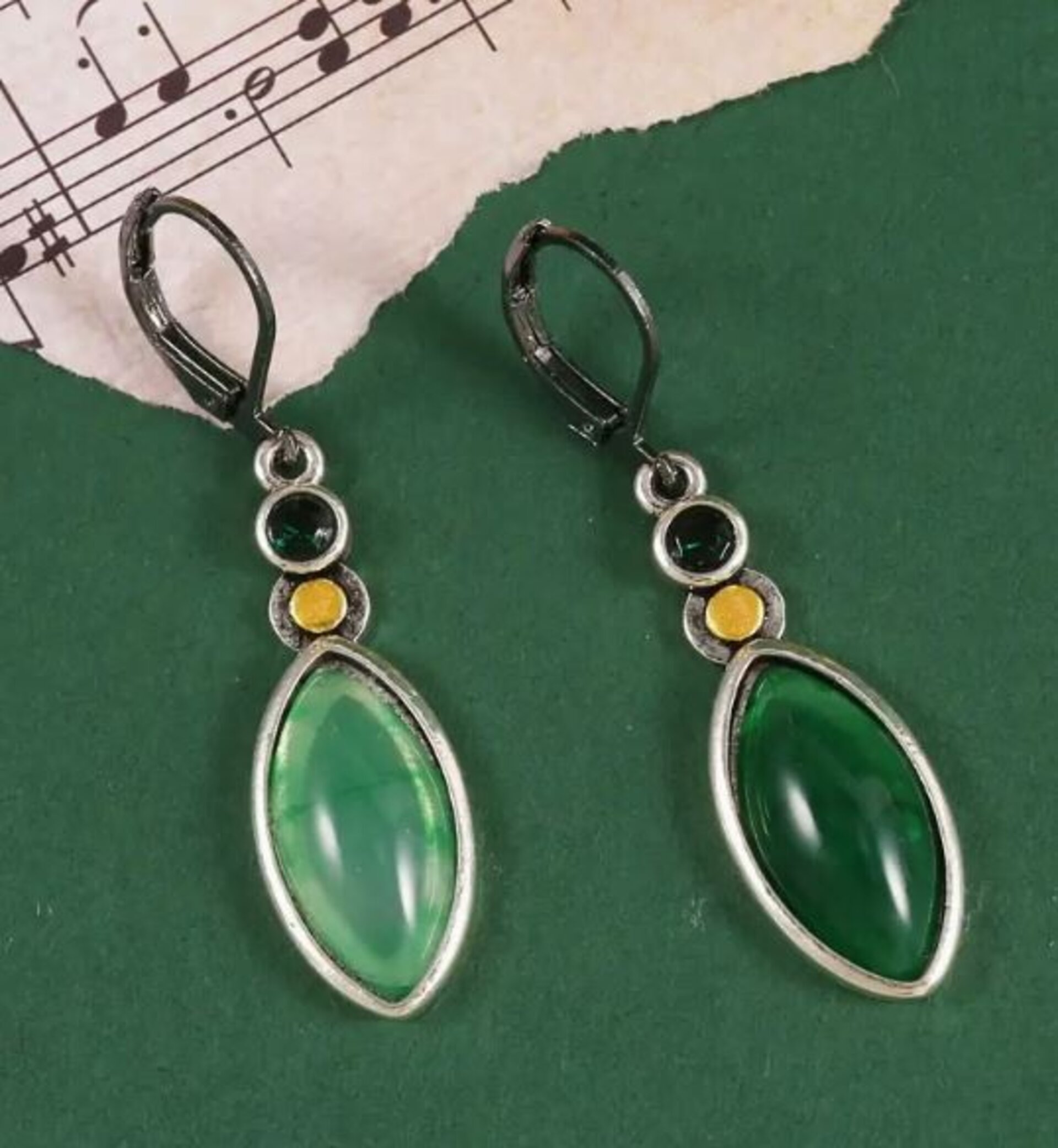 Pendientes colgantes con forma de hoja e incrustaciones de gemas sintéticas - 2