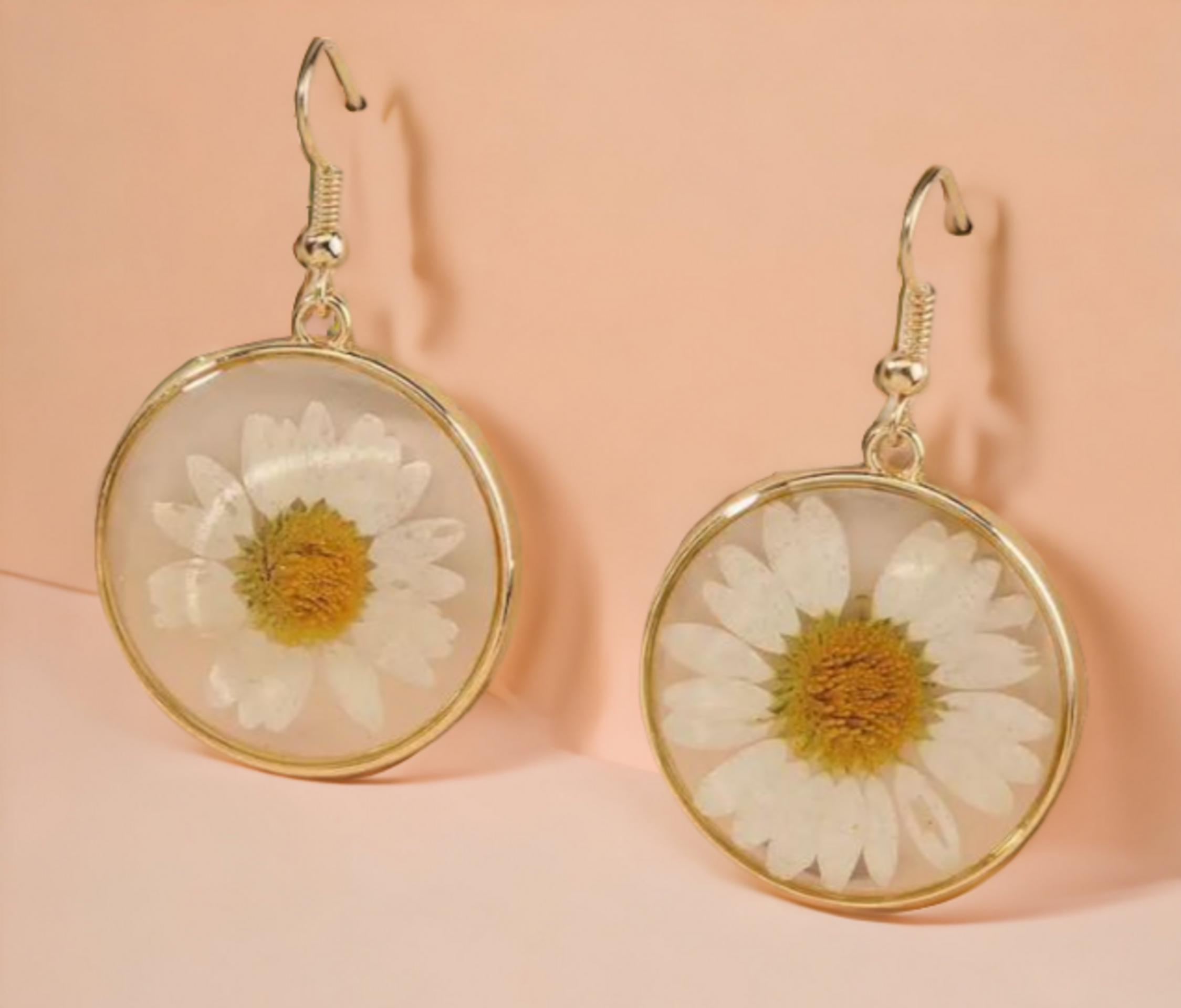 Pendientes colgantes de resina epoxi de margaritas prensadas - 4