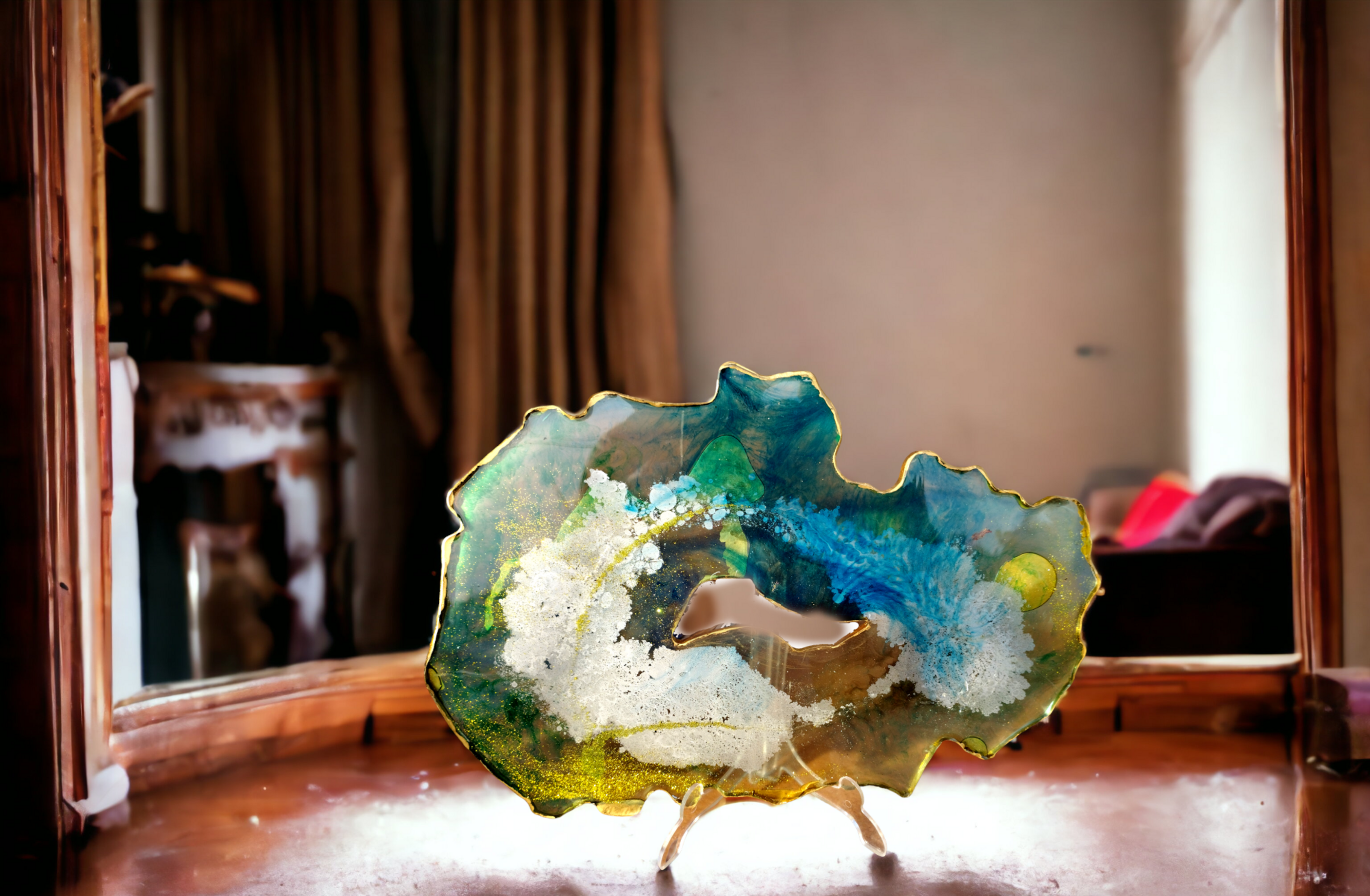 Geoda Grande en Resina Epoxi con Tonos Verdes, Azules y Blancos - 3