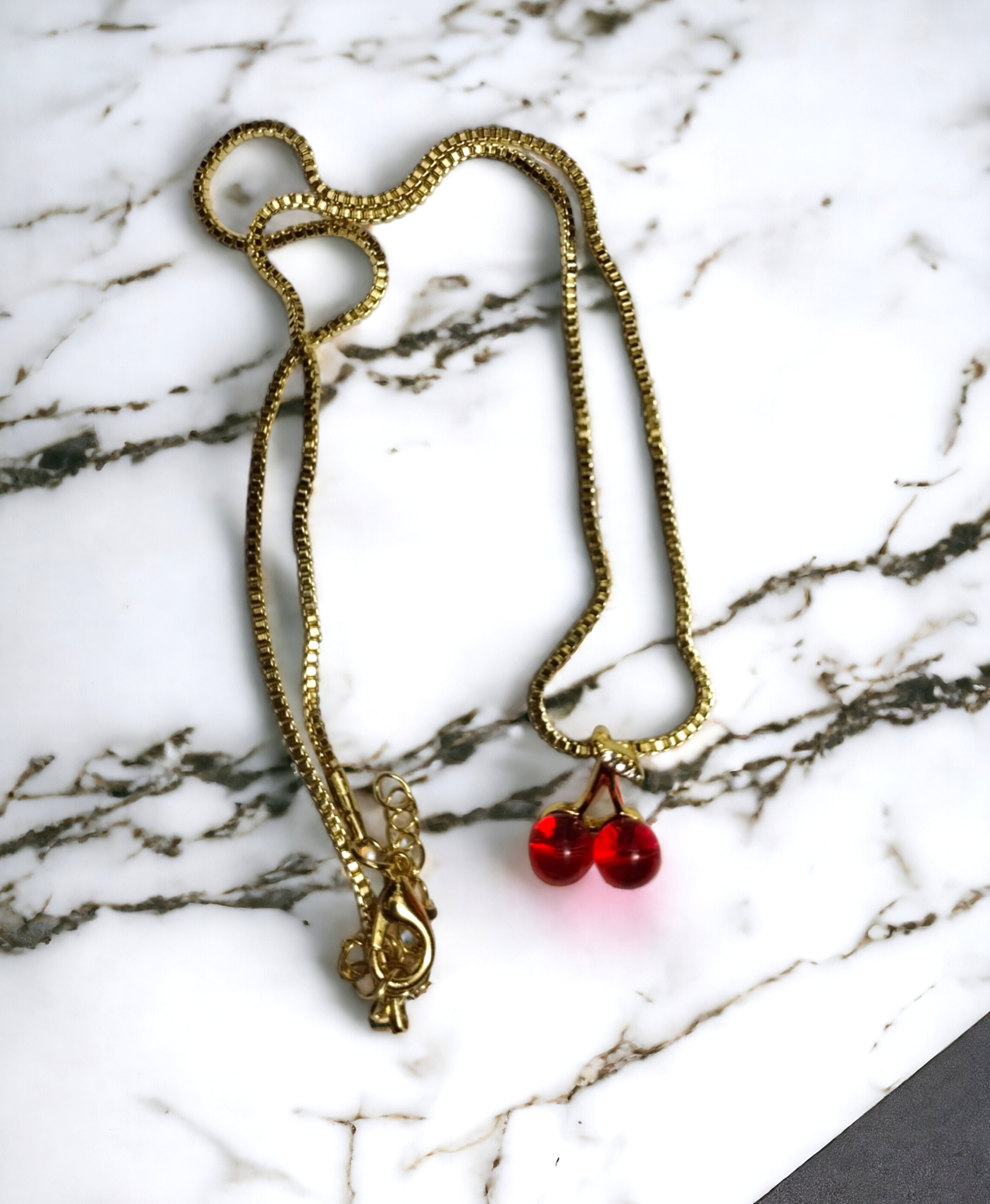 Colgante de Mini Cerezas Rojas con Circonita: Dulzura y Elegancia(VENDIDO) - 7