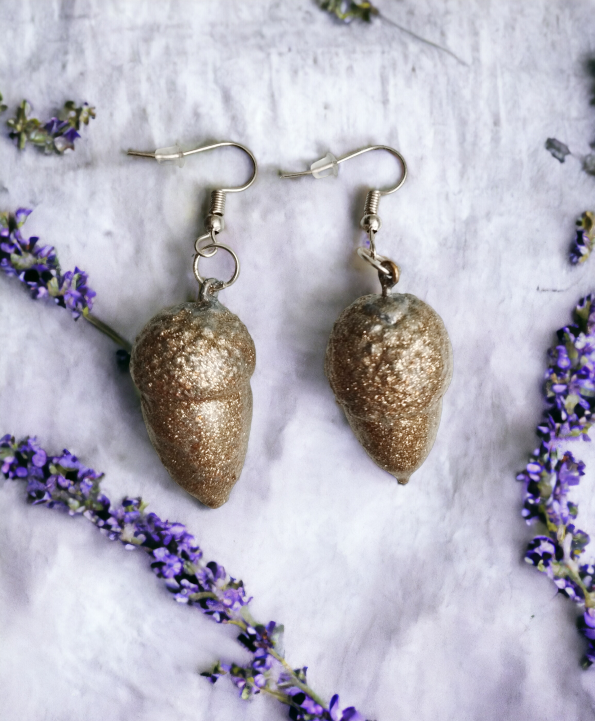 Pendientes de Bellotas Naturales con Resina Epoxi y Purpurina Dorada - 7