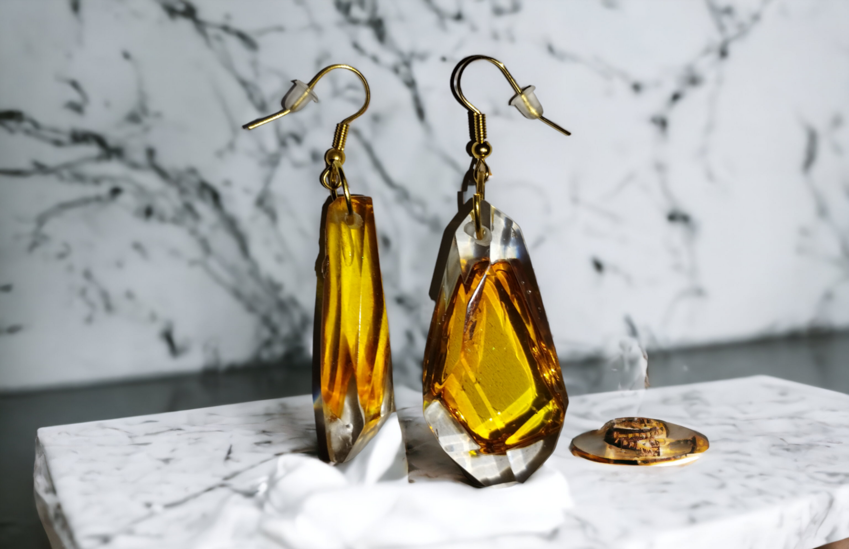 Éxtasis Ámbar: Pendientes de Resina Epoxi con Formas Únicas para Brillar - 8