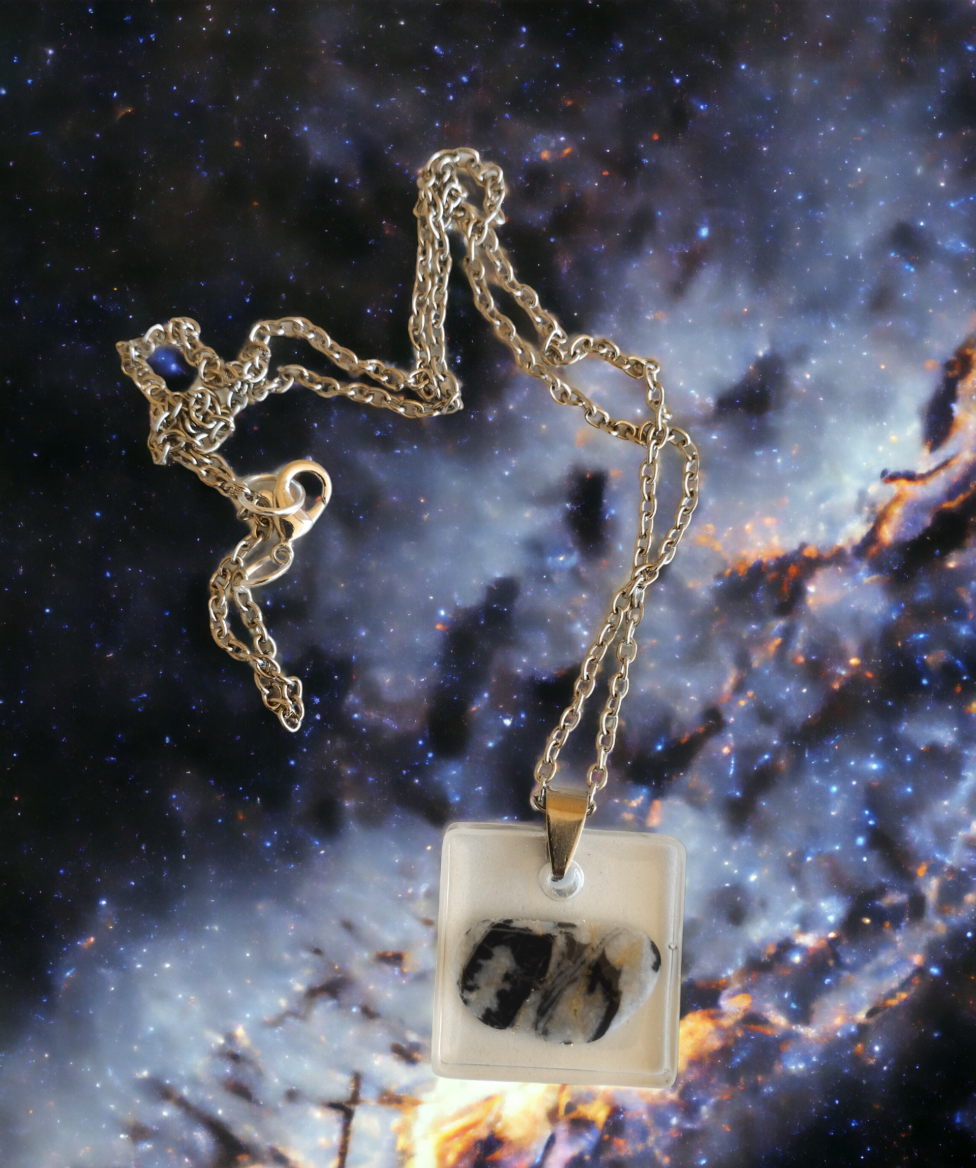 Colgante Cuadrado con Piedra Blanca y Gris de Almería - Encapsulada - 4