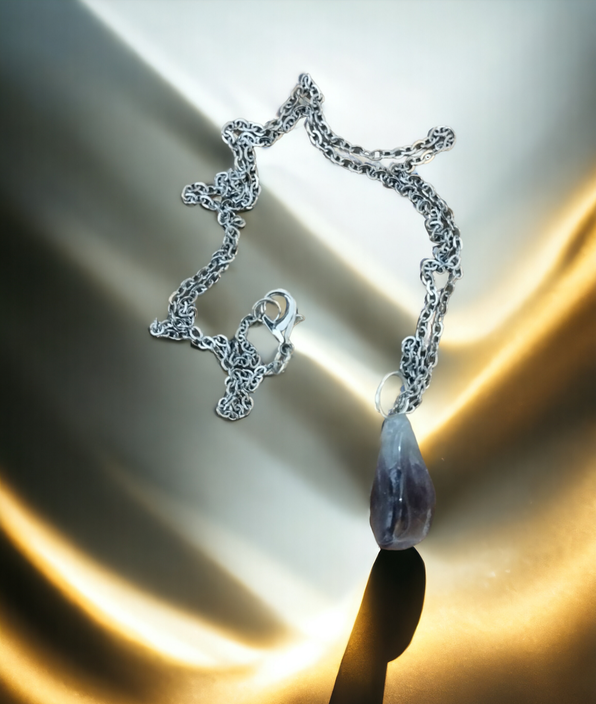 Colgante Alargado de Amatista: Elegancia en Formas Naturales - 3