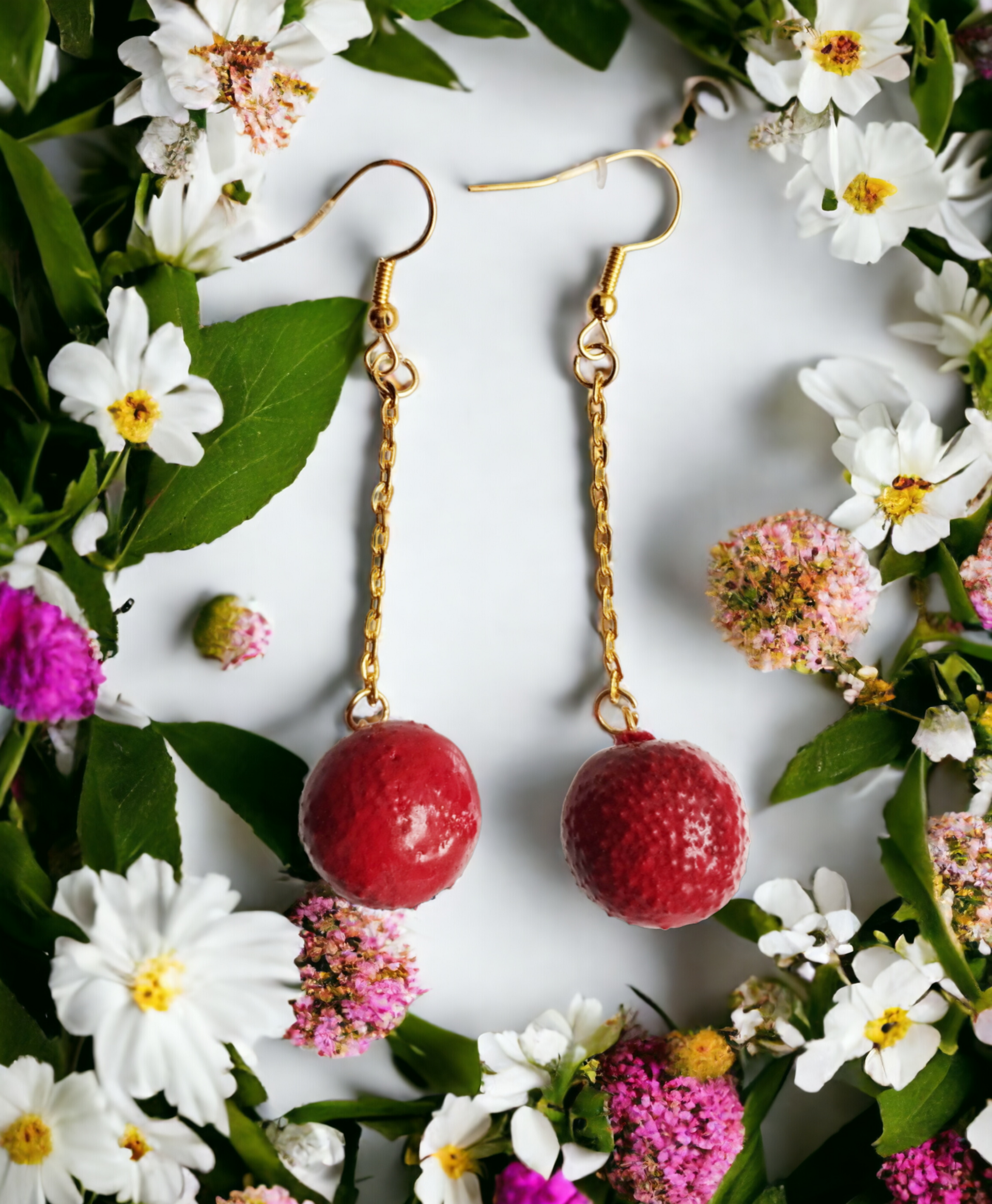 Pendientes de Madroños Bañados en Resina Epoxi: Elegancia Natural - 6