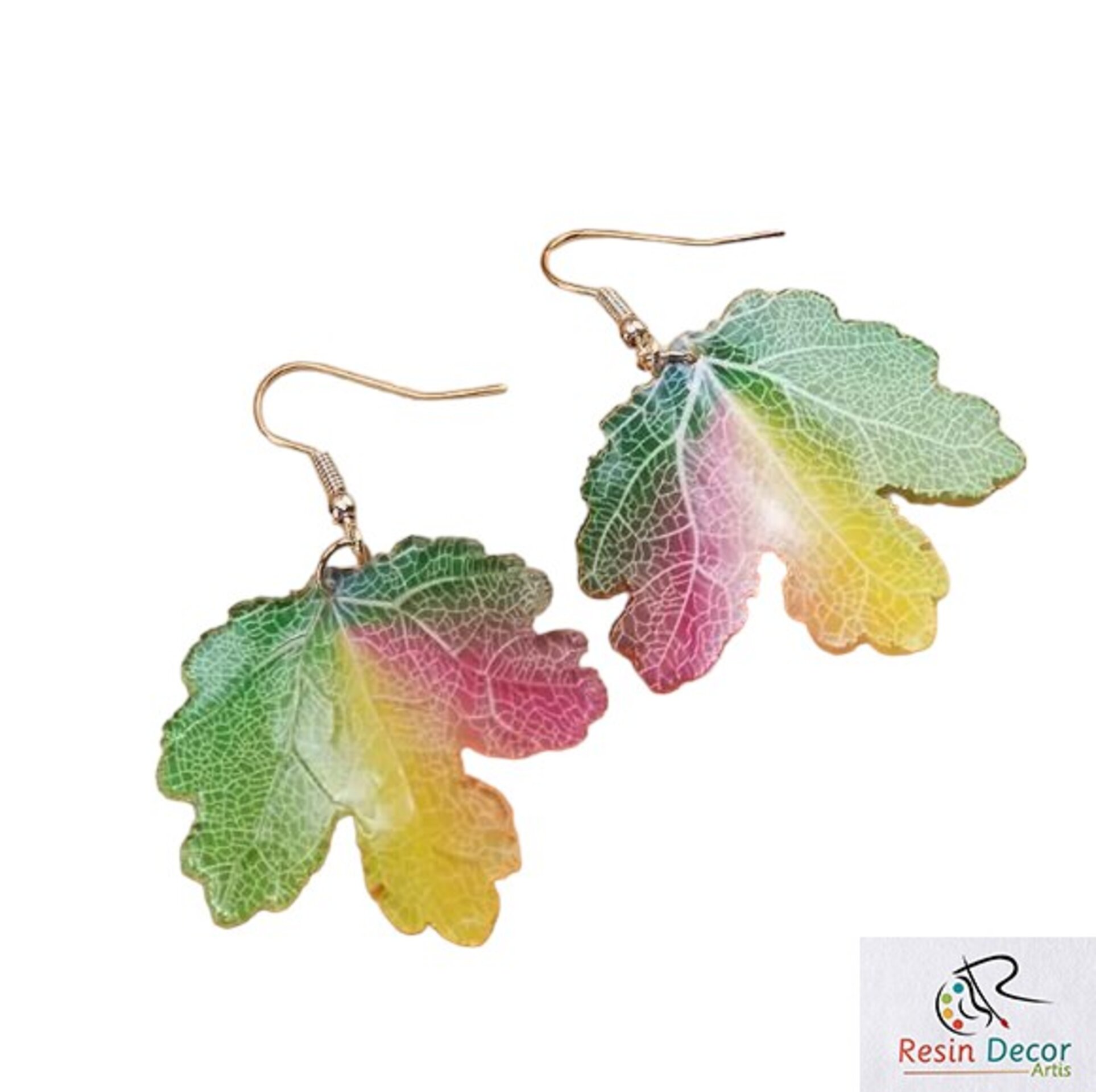Pendientes colgantes de resina epoxi con diseño de hoja de arce (VENDIDO) - 4