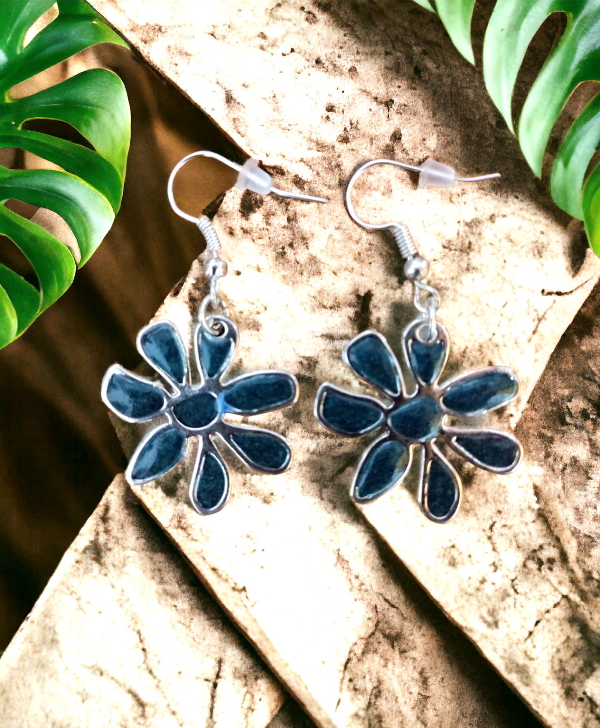 Pendientes Flor Mediana Azul Marino Nacarado: Sofisticación Oceánica - 12