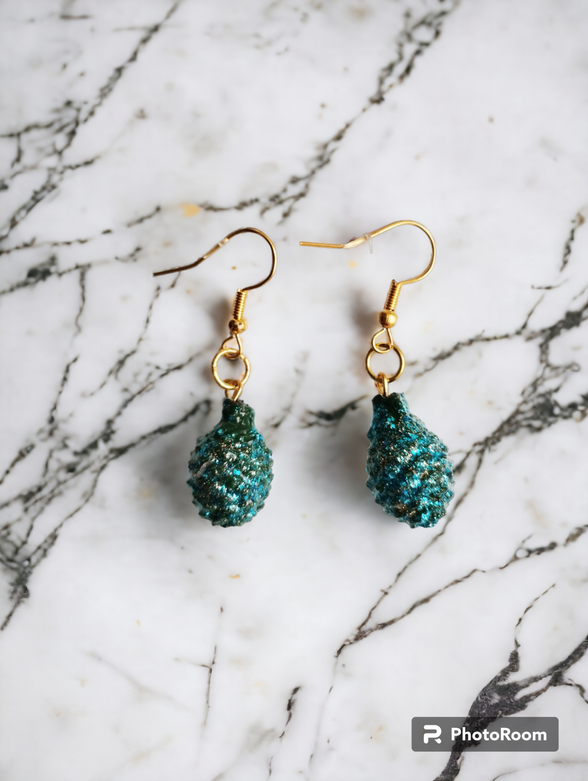 Pendientes de Piñas Naturales con Resina Epoxi y Purpurina Azul (VENDIDO) - 5