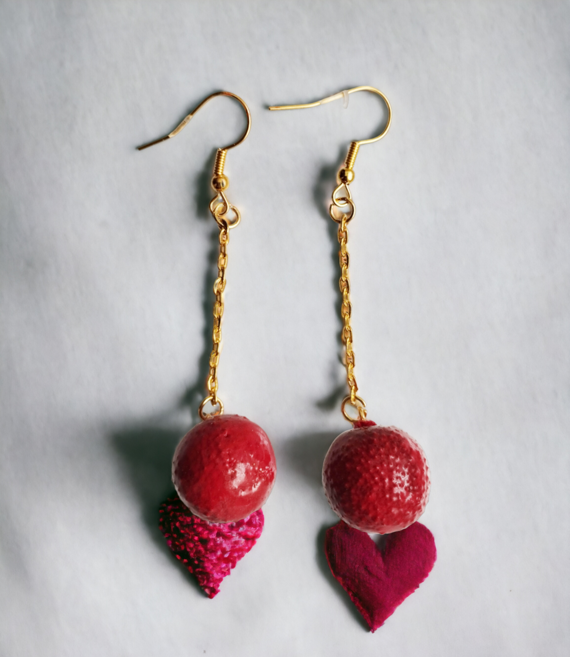 Pendientes de Madroños Bañados en Resina Epoxi: Elegancia Natural - 7