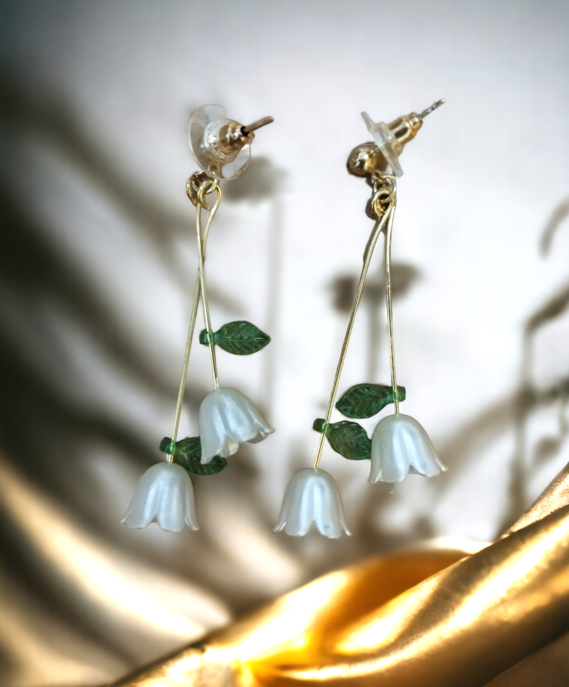 Pendientes Colgantes de Lirios de los Valles en Resina Epoxi:Flores que Perduran - 3