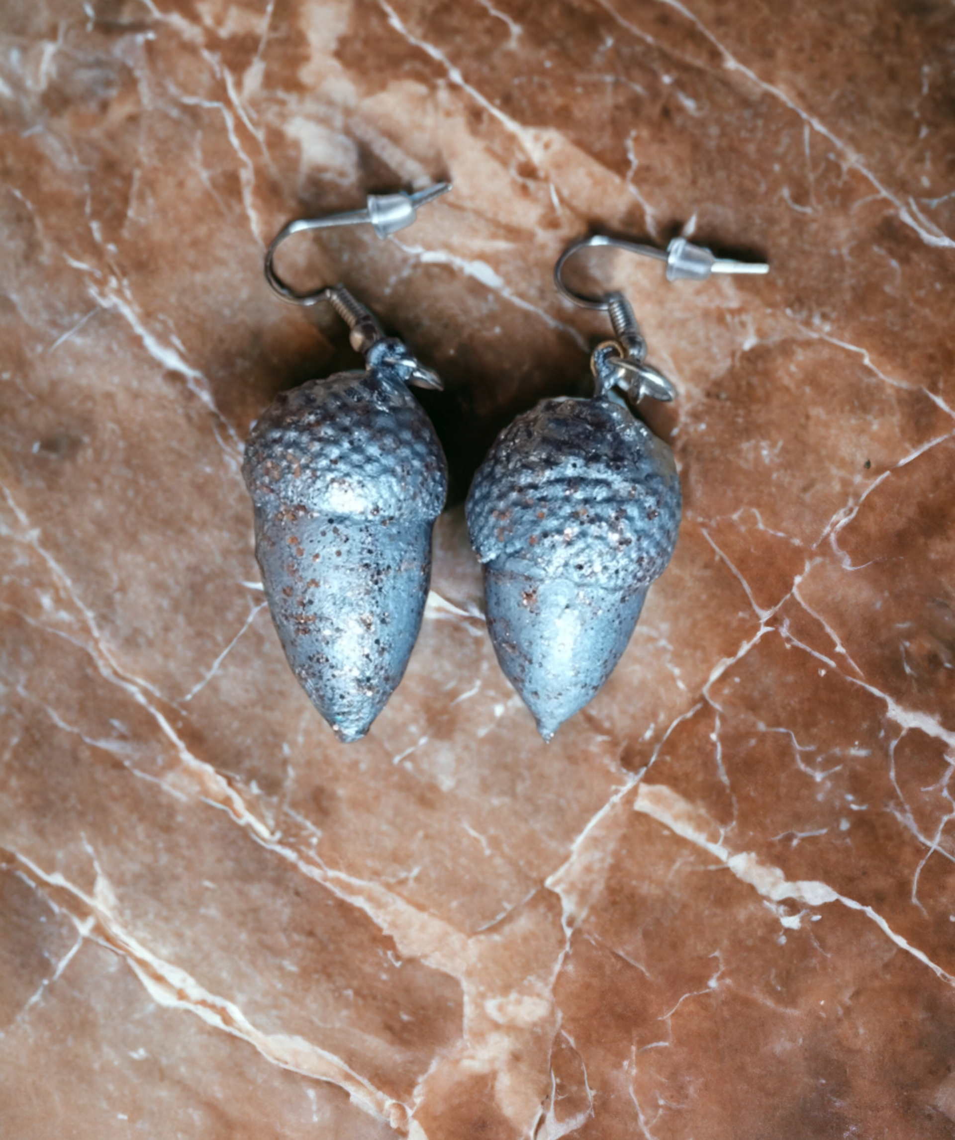 Pendientes de Bellotas Naturales: Elegancia en Plata con un Toque de Color - 4