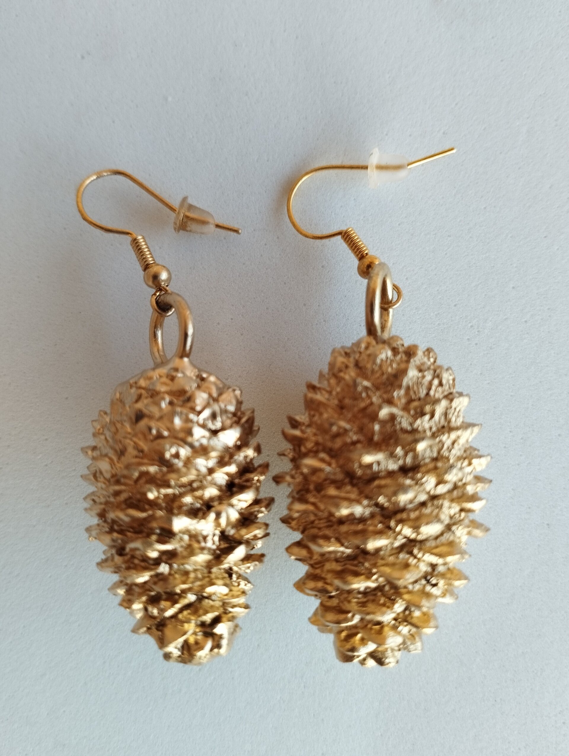 Pendientes de Pequeñas Piñas de la sierra de Altomira - Bañadas en Oro Cromado - 3