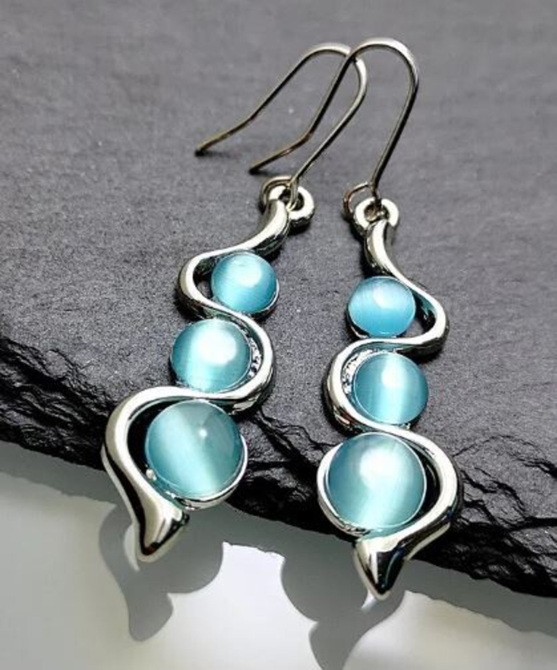 Pendientes en forma de onda con piedras de ojo de gato imitación - Azul claro - 3