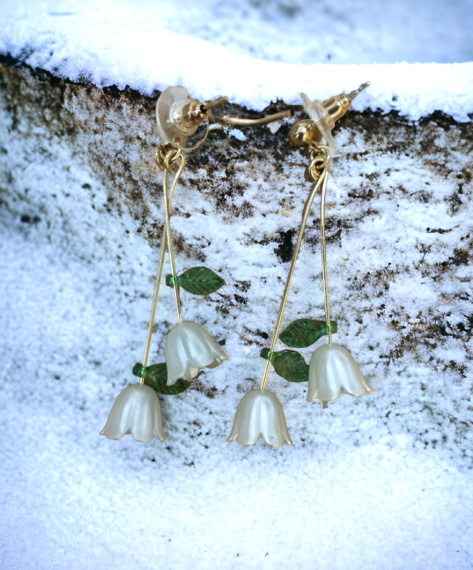 Pendientes Colgantes de Lirios de los Valles en Resina Epoxi:Flores que Perduran - 4