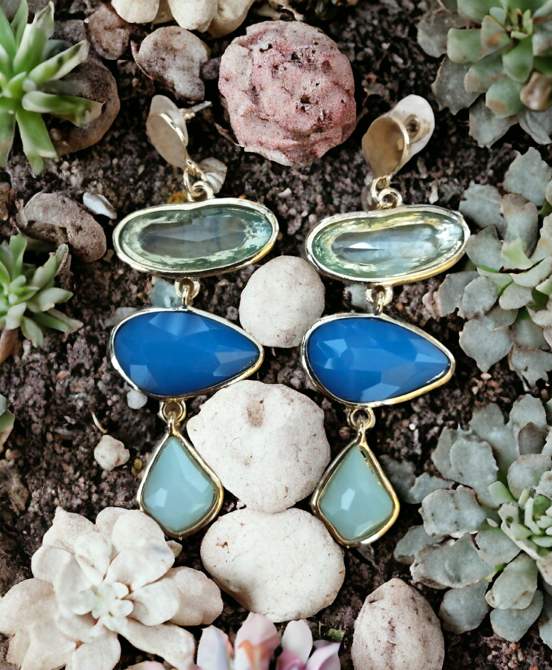 Pendientes Colgantes con Tres Piedras en Resina Epoxi: Tríada de Elegancia - 7